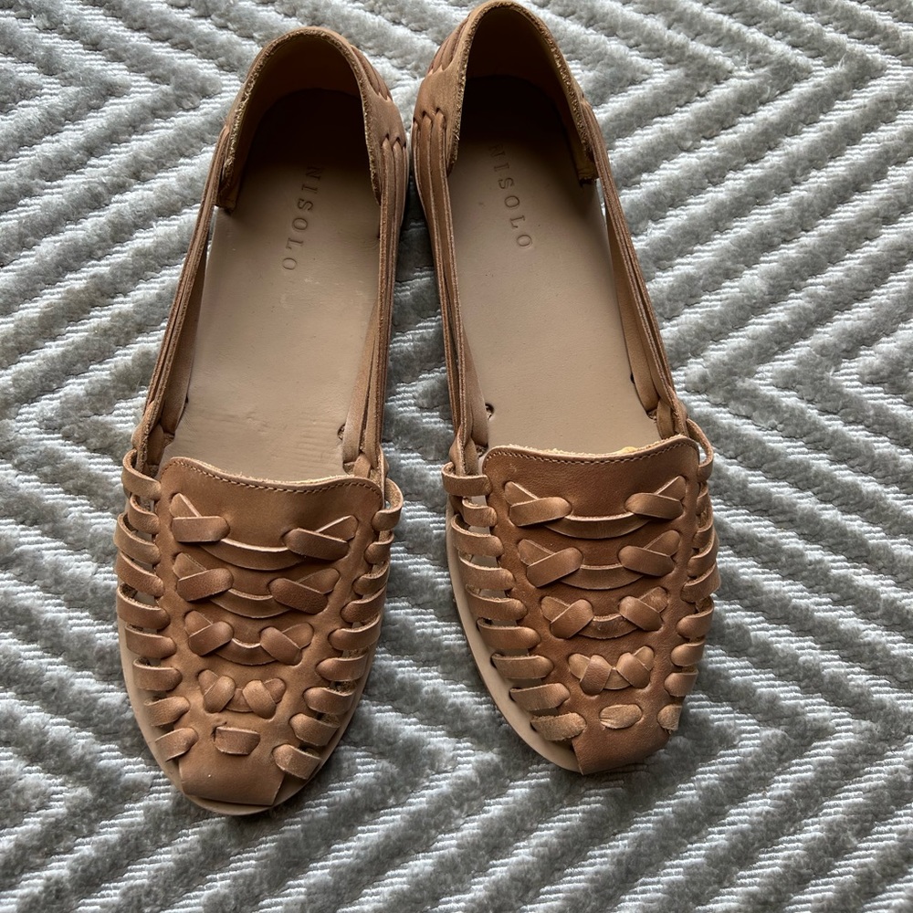 Nisolo huaraches - size 6.5, almond